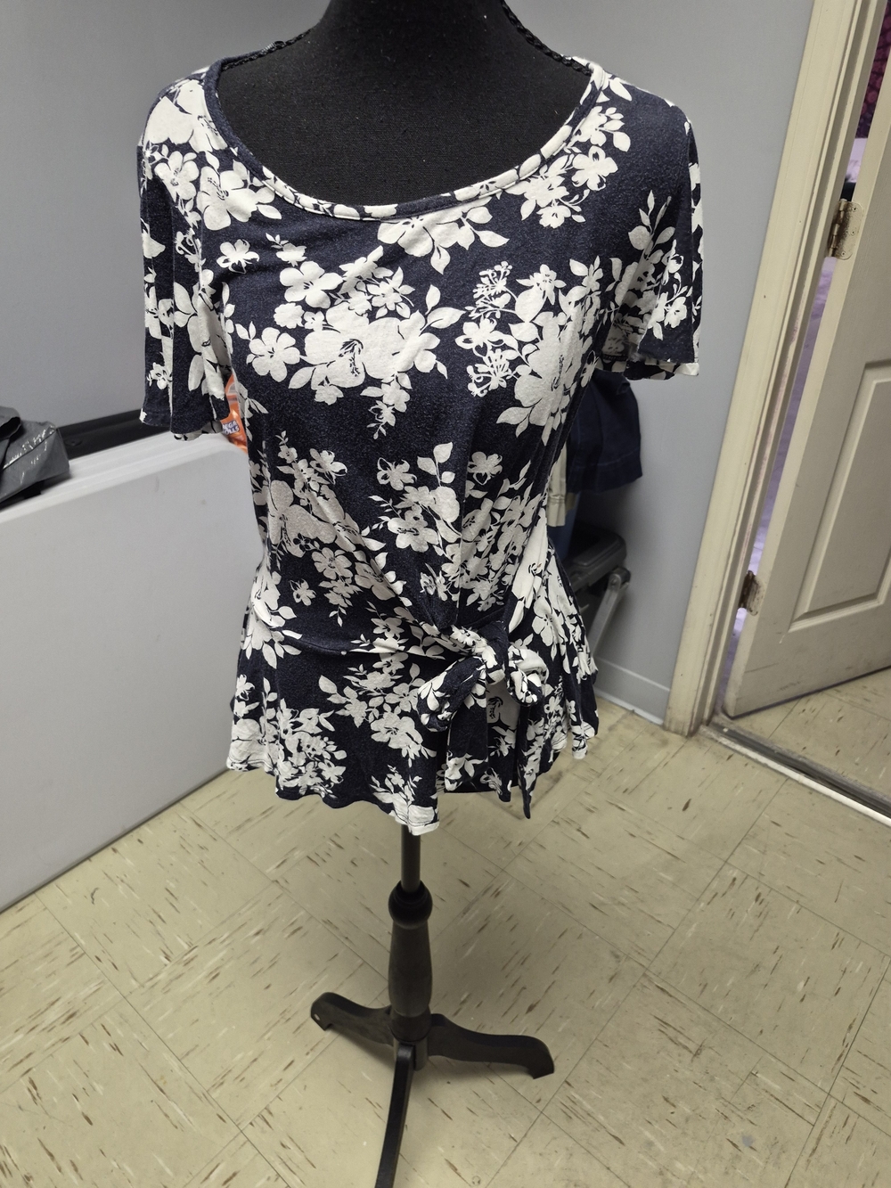 Candie's Navy Blue & White Floral Tie-Front Short Sleeve Top